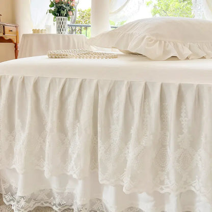 French Princess Lace Bed Skirt, Elegant Warm Mattress Protector, All-Season Washable Bedding for Bedroom, Guest Room, Hotel or Dorm Decor